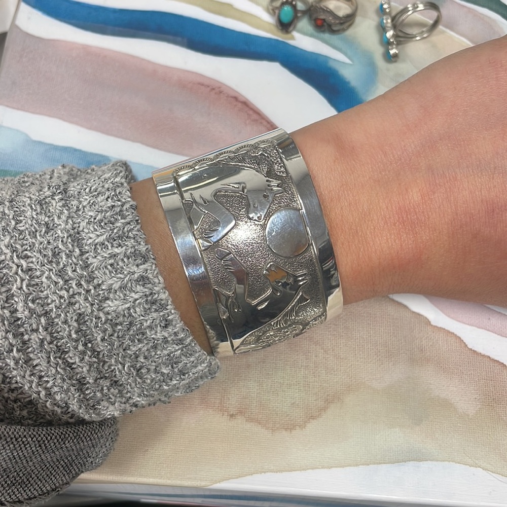 Navajo Floyd Becenti Native American Sterling Silver Overlay Horse Open Bracelet - Picture 9 of 9